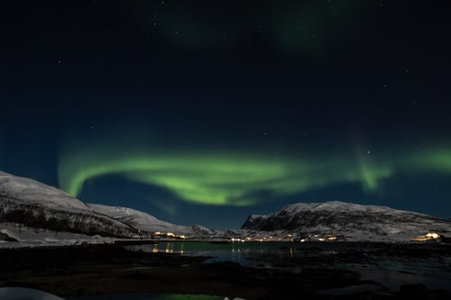 Aurora Boreal: veja como assistir o fenômeno das 'luzes no céu' em tempo  real