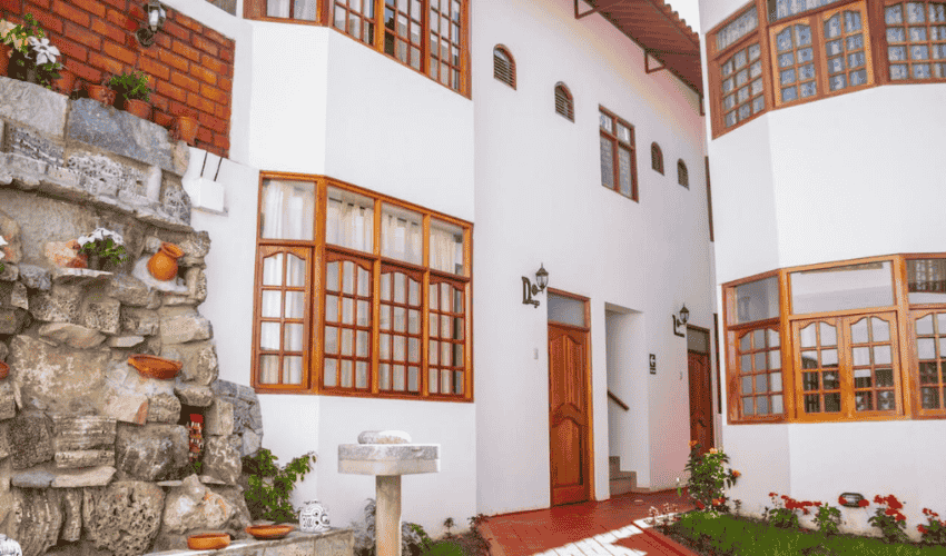 Privacidad y excelentes comodidades ofrece el Hotel & Bungalows Villa Valencia