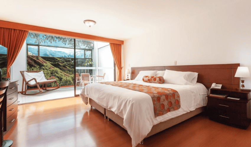 Reserva tu estadía en el Hotel Cuellars