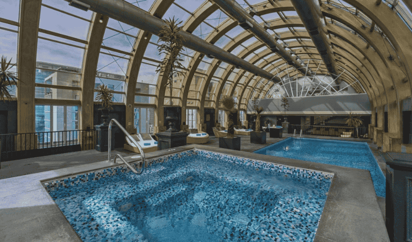 Descubre el lujo y la exclusividad del hotel The Ritz-Carlon, Santiago