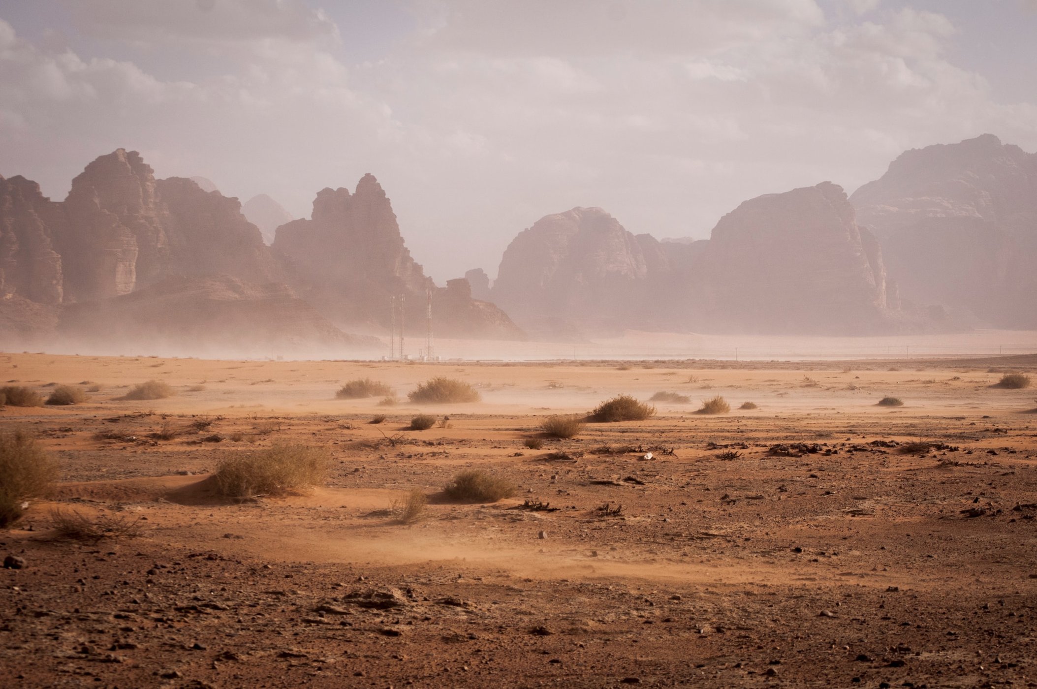 O deserto de Wadi Rum fica 320 quilômetros a sudeste de Amã.&nbsp;