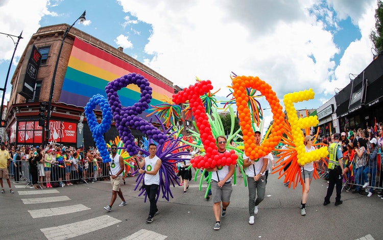 Mês do Orgulho: turismo LGBTQ + e os destinos mais seguros para os viajantes