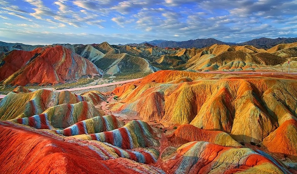 7 maravilhas naturais do mundo - Parque Geológico Nacional Zhangye Danxia - China.