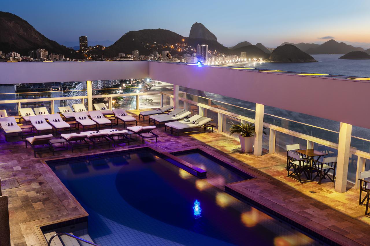 Piscina do Rio Othon Palace no Rio de Janeiro, Praia de Copacabana.